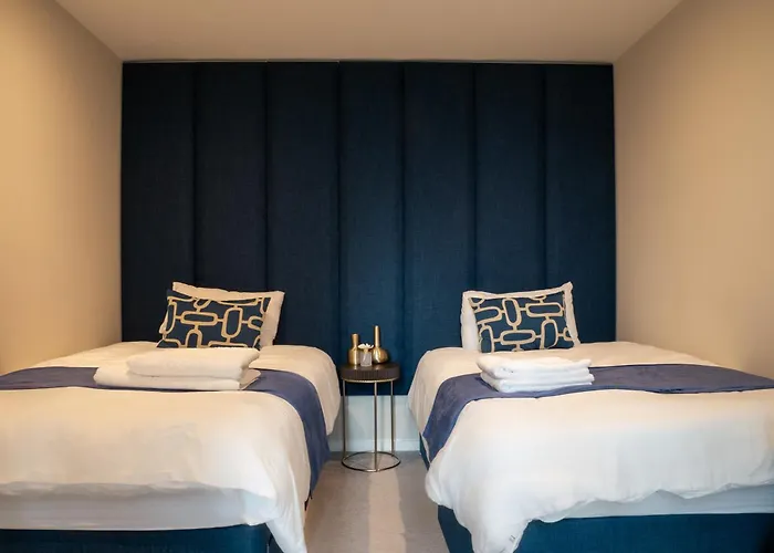 Equinox 5 Mins From Victoria Station Апартаменты *