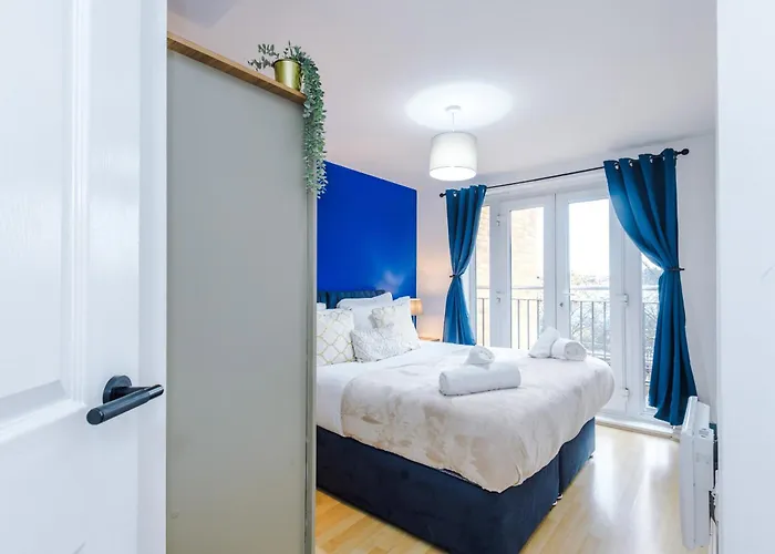 Apartman The Salford Luxe Apt - Chic & Modern 2-Bed Living - Business Or Work-Friendly Stay By Parydise Properties