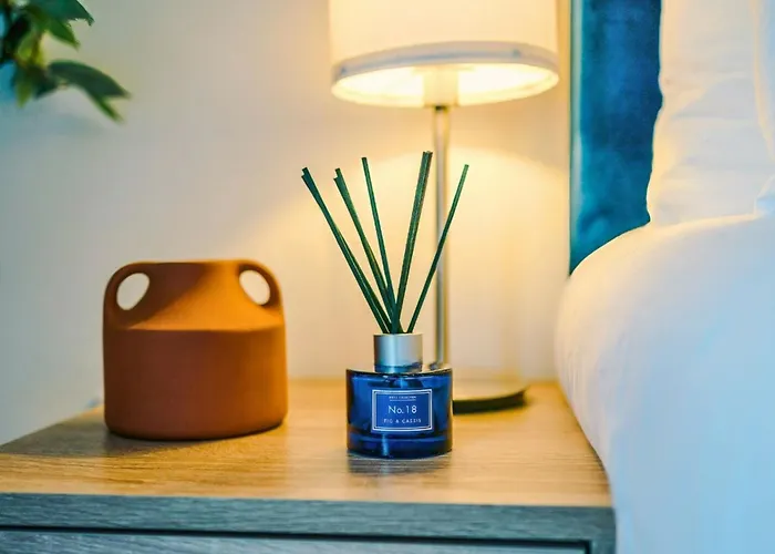 2bdr Droylsden House In With Wparking *