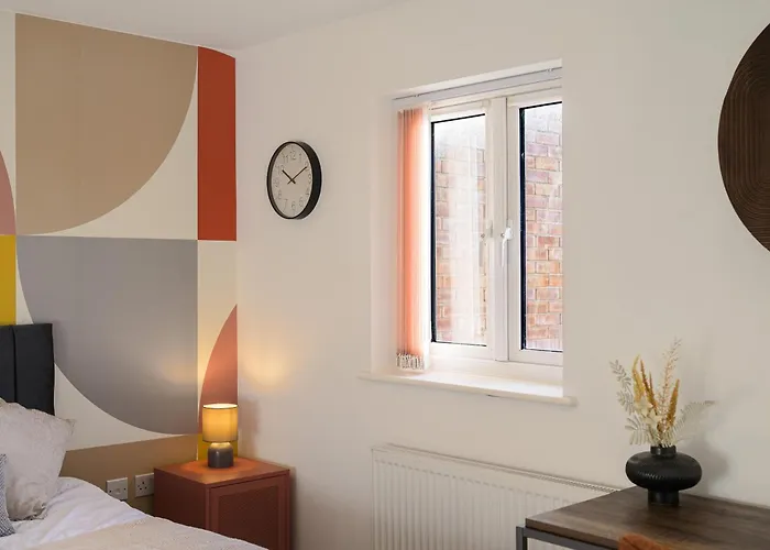 15 Mins To Centre! Sleeps 7, Free Parking, Wi-fi & Garden Apartament