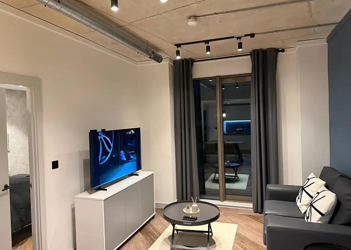 Modern 2br In Piccadilly Apartment