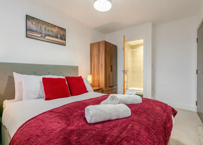 Lejlighed Modern 2-bed, 2-bath Near Old Trafford, Free Parking, Ideal For Contractors And Long