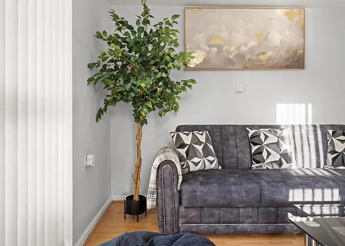 2 Bedroom Flat Close To Piccadilly 아파트