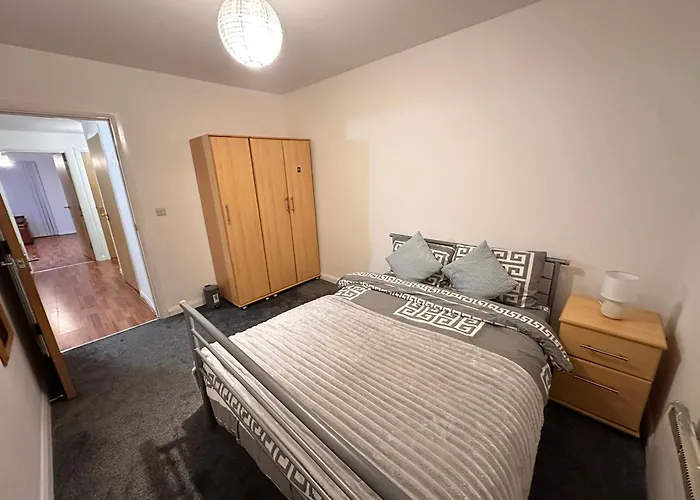 Entire 3 Bedroom In Mánchester