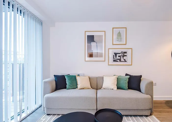 Modern 2br W Secure Parking Salford Appartement *
