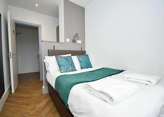 Convenient 2bed Flat W Security Daire *