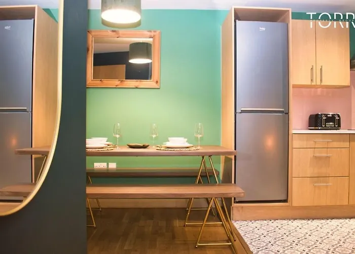 Daire Spacious 2bdr By Torr Group Short Lets & Serviced With Free Underground Allocated Parking