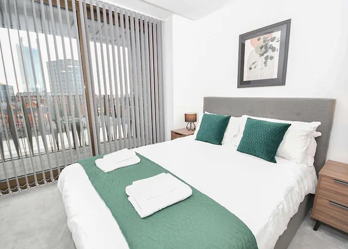 Апартаменты Contemporary Flat In W Balcony Манчестер