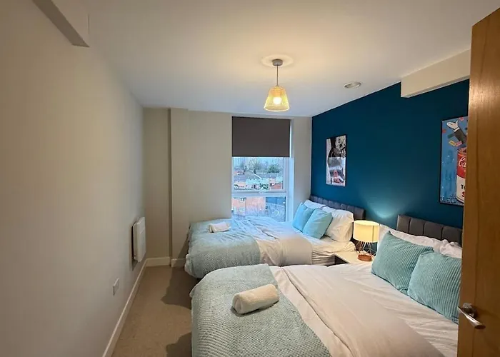 Luxury 5 Bed Centre *