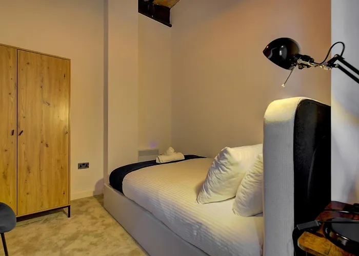 Ancoats Old Spinning Mill Free Parking - Pass The Keys *