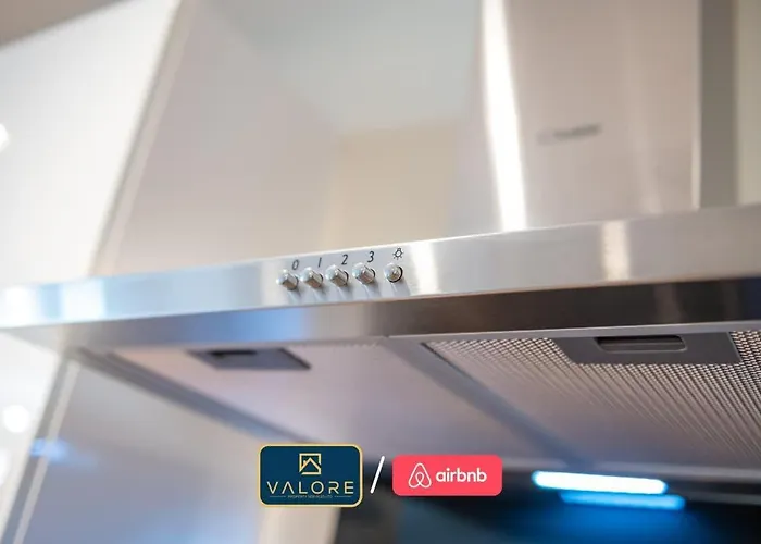 Luxury Waterfront 2br - Free Gym Access & Parking 公寓