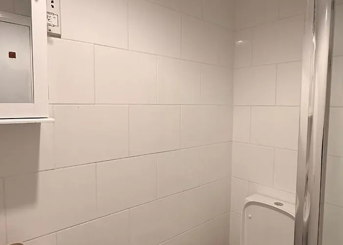 Get Lizzy Centre Gem Next To Shudehill *