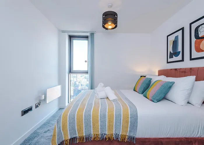 View With Pool * Mánchester