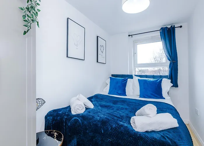 The Salford Luxe Apt - Chic & Modern 2-Bed Living - Business Or Work-Friendly Stay By Parydise Properties Apartman *