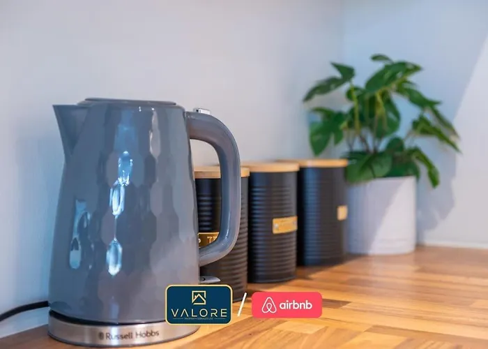 Luxury Waterfront 2br - Free Gym Access & Parking 曼彻斯特