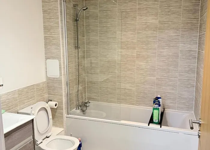 Апартаменты Mega12 Luxury Modern At Centre,2 Bath, 2 Toilets, 2 King Beds,-free Car Park Манчестер