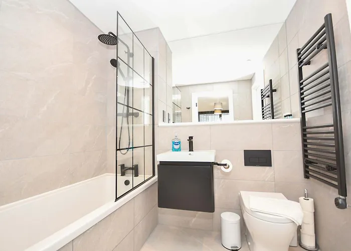 Contemporary Flat In W Balcony Апартаменты *