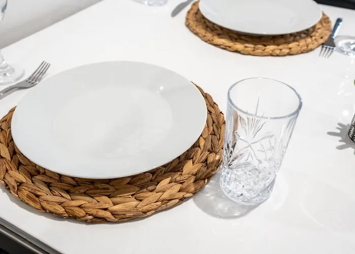 Stylish Modern In The Heart Of The דירה *