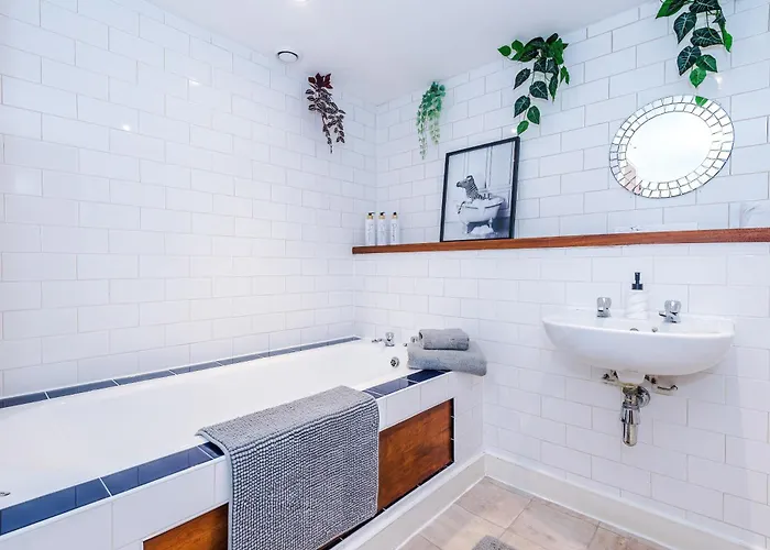 Modern 2br Flat For 4 Full Kitchen *