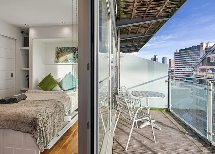 Apartmán Centre 1b With Free Private Parking & Balcony *