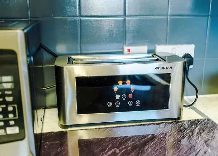 1br By Kammili - Near Centre, Universities & Hospital *