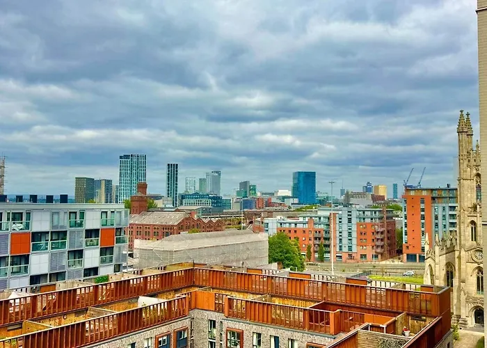 Boutique Centre Apartment, Balcony, Parking