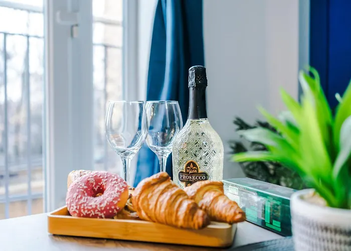 The Salford Luxe Apt - Chic & Modern 2-Bed Living - Business Or Work-Friendly Stay By Parydise Properties Manchester