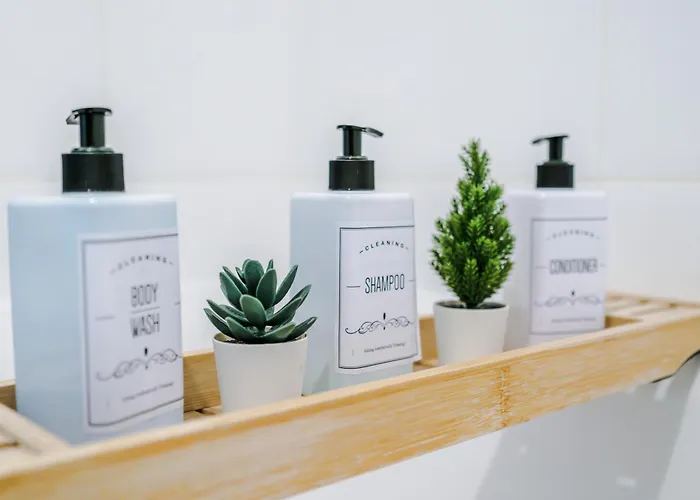 Salford Serenity - Modern & Stylish 2-br For 6 - Balcony Views & Parking By Parydise * Манчестер