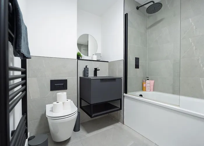 Apartman 2 Bedroom - Old Trafford - Balcony - Free Parking *