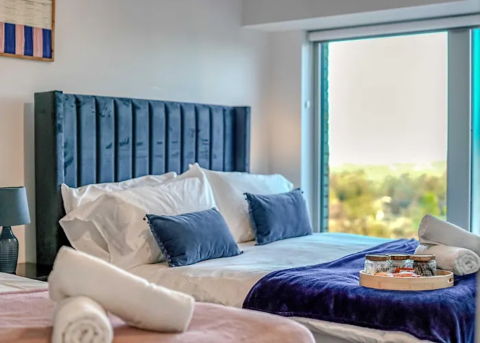 The Trafford Centre - City View - Close To Airport - Sleeps 6 Appartamento