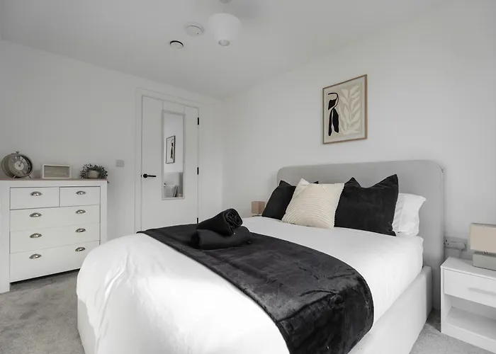 Apartman 2 Bedroom - Old Trafford - Balcony - Free Parking *