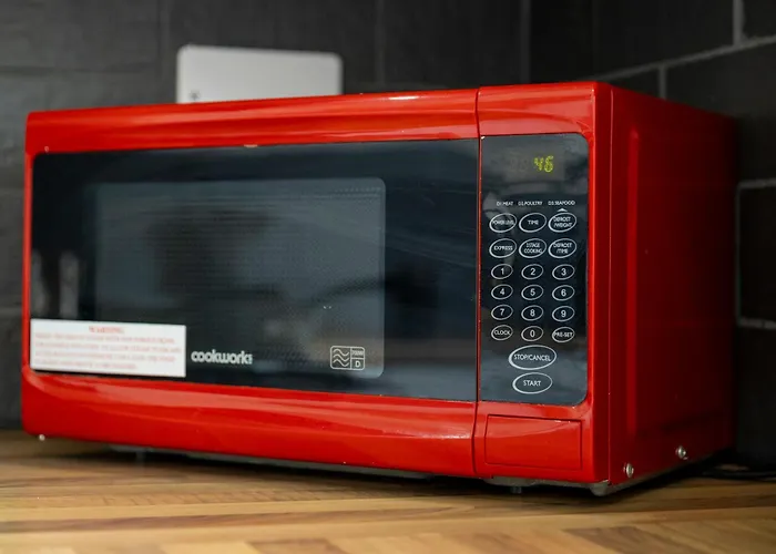 Free Parking, Large House For Contractors & Families, Sleeps 6, 15mins To Centre Apartmán