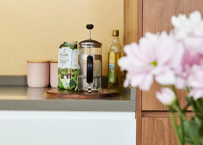 Large 5 Bedroom House 6 Beds Ideal For Contractors * مانشستر