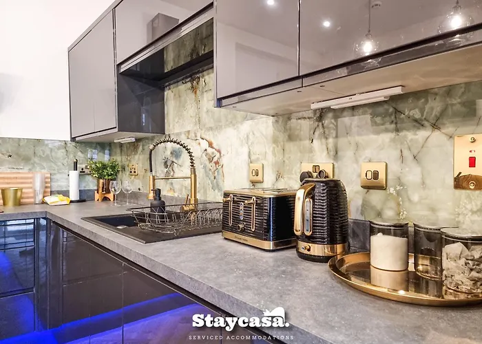 Spacious 5br In Leafy Withington