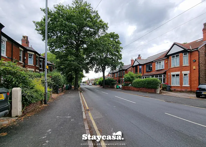 Spacious 5br In Leafy Withington Manchester
