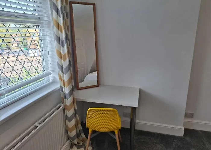 Cosy 2-bed House In Casa de Férias Manchester