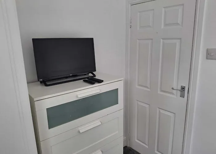 Cosy 2-bed House In Manchester