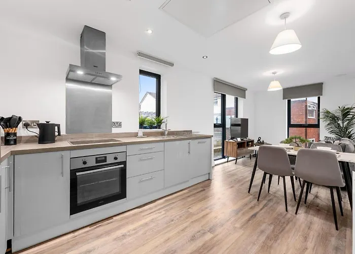 Modern 2br In M5, Man United Stadium, And Mediacity *