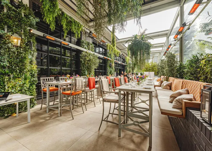 Dakota 5* Manchester