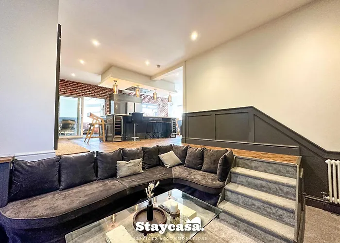 5br W Jacuzzi Parking Gar… Дом отдыха Манчестер