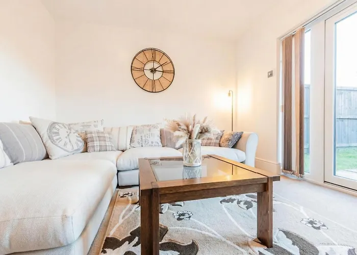 Family-friendly 4-bedroom House In Moston With Parking And Garden * 曼彻斯特