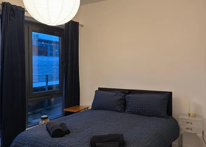 Luxury Penthouse Skyline Views *