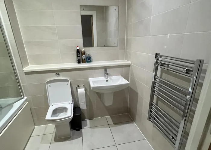 아파트 1 Bed Sleeps 2 - Wifi & Tv 맨체스터