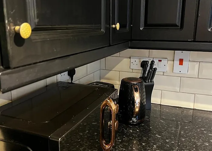 House In Mvs Snug Urban Hideaway Feriehus *