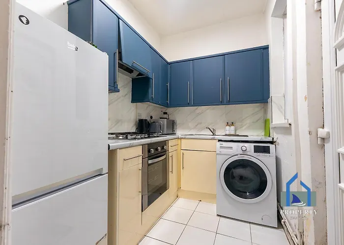 Apartment Traditional Home-games Room-free Parking *