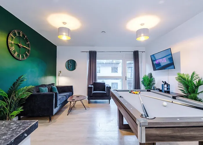 New, Luxe 2br, Manchester, Pool Table, Parking, Balcony, Ps4 Mánchester