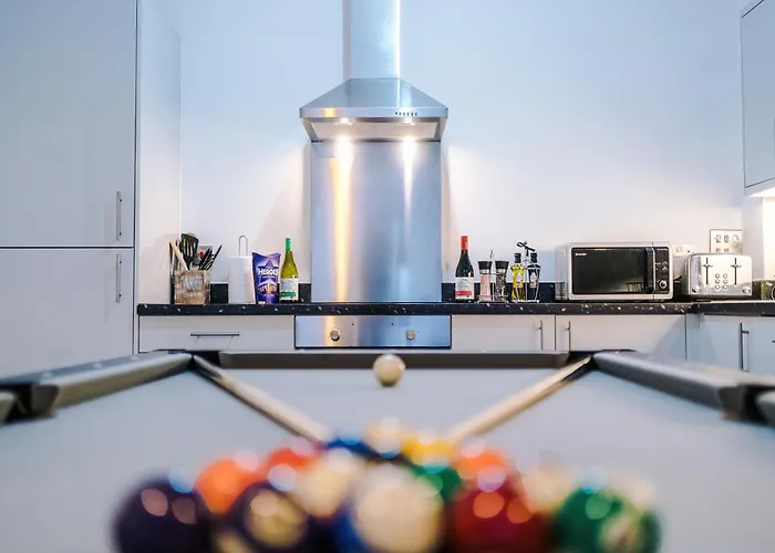 New, Luxe 2br, Manchester, Pool Table, Parking, Balcony, Ps4 Apartamento
