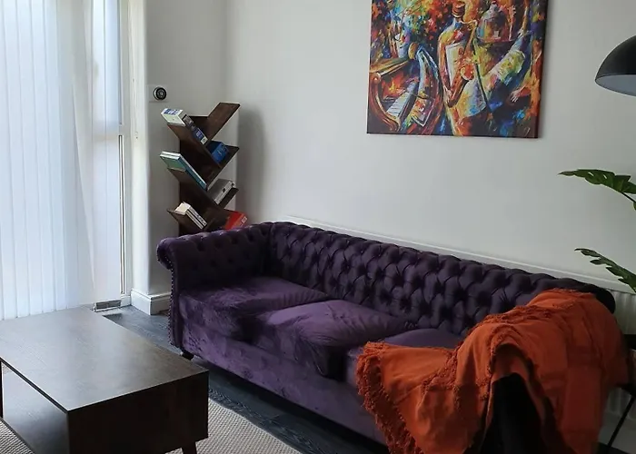 Holiday home Spacious 3br - Nr Clifton Train Station 510min Walk - Garden Free Parking *