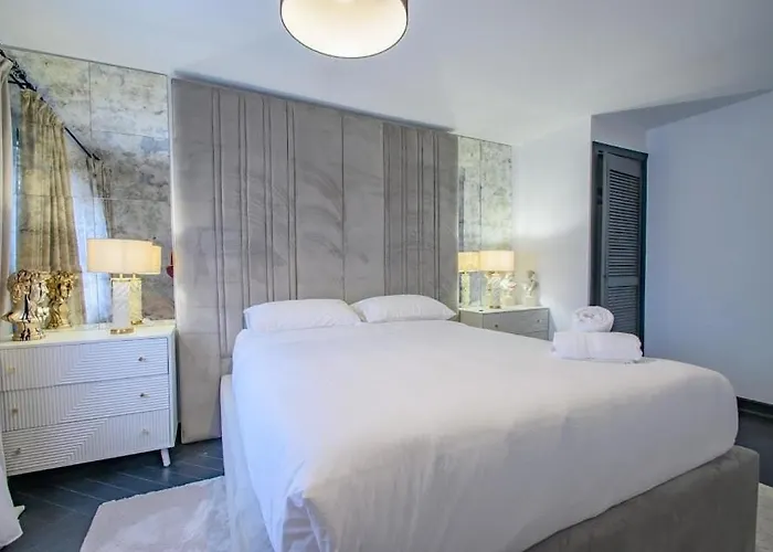 בית נופש Spacious 2 Bedroom House Sleeps 4 L On-street Parking L The Cosy Corner Nationwide *