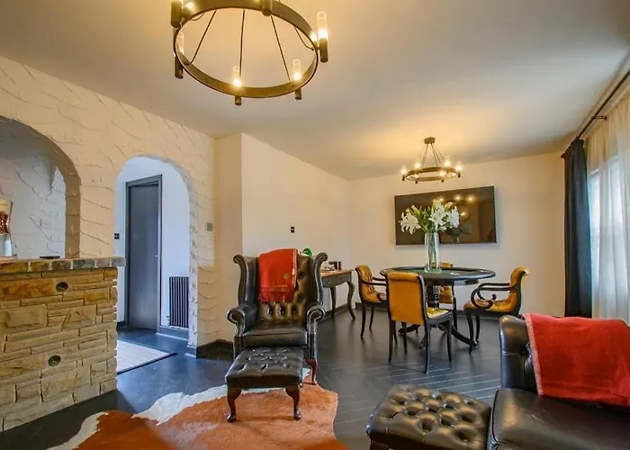 בית נופש Spacious 2 Bedroom House Sleeps 4 L On-street Parking L The Cosy Corner Nationwide מנצ'סטר